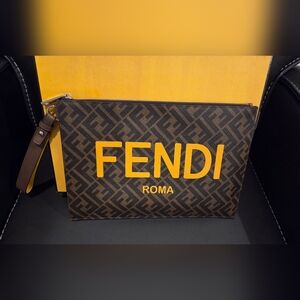 Fendi Cluth
